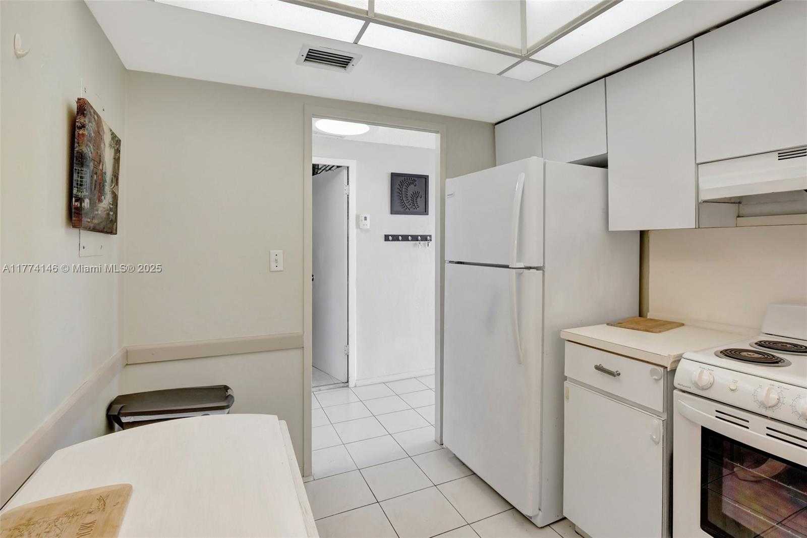 Small Image of 3111 NORTH OCEAN DR #308, Hollywood Number 21