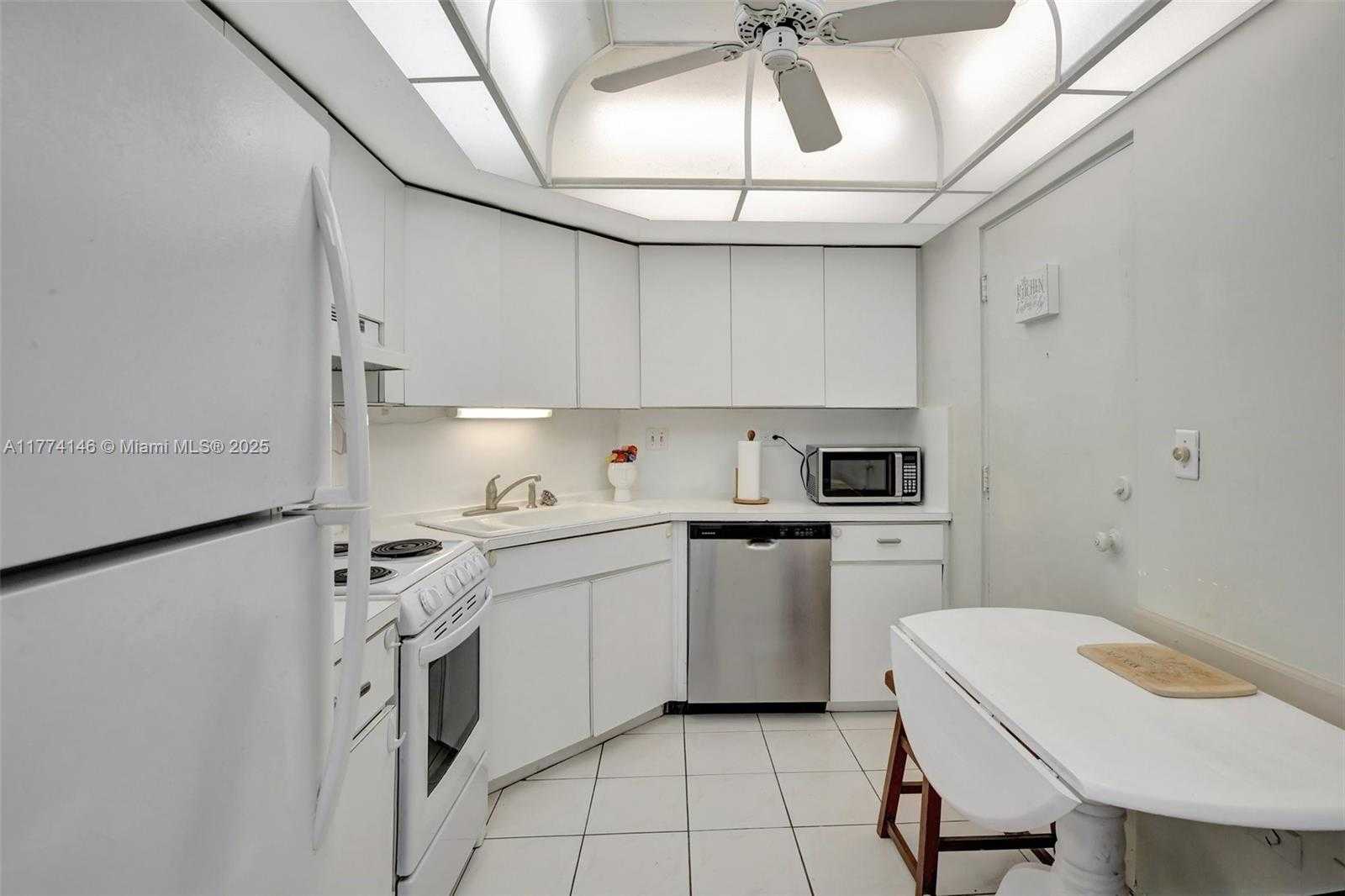 Small Image of 3111 NORTH OCEAN DR #308, Hollywood Number 3