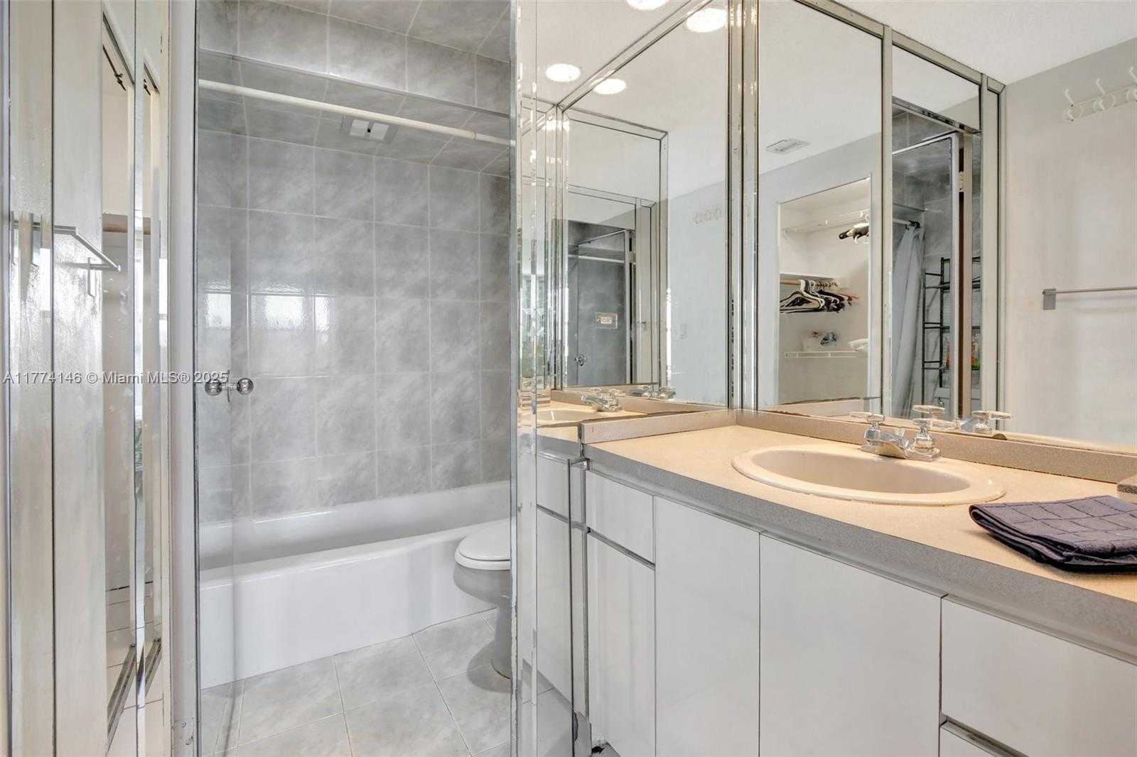 Small Image of 3111 NORTH OCEAN DR #308, Hollywood Number 7