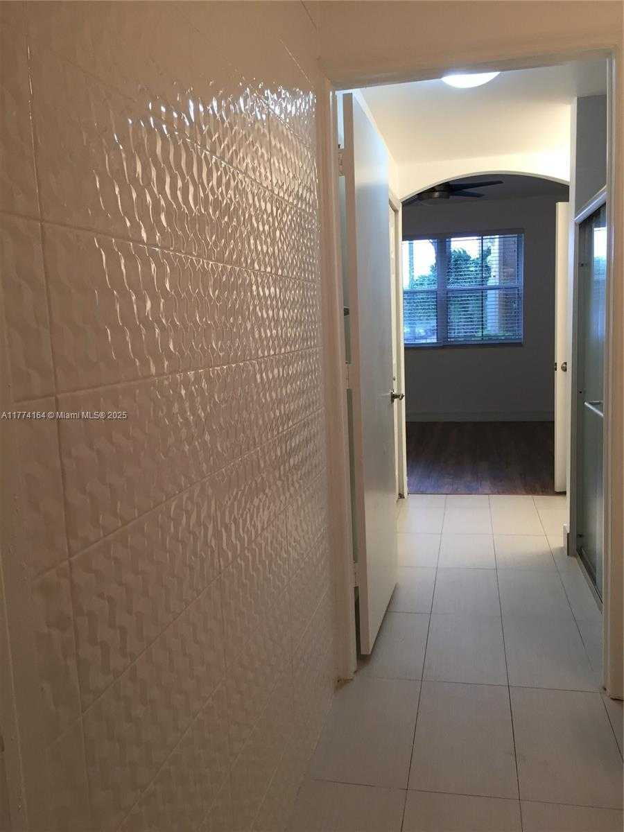 Small Image of 6740 NORTH WEST 114TH AVE #702, Doral Number 20