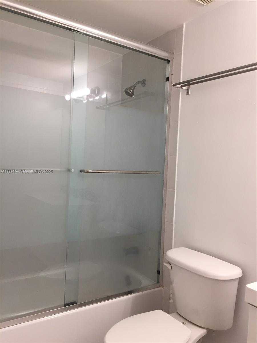 Small Image of 6740 NORTH WEST 114TH AVE #702, Doral Number 23