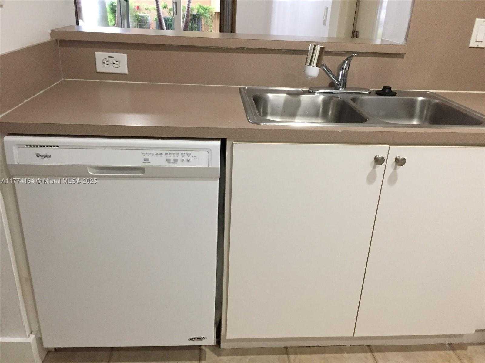 Small Image of 6740 NORTH WEST 114TH AVE #702, Doral Number 3