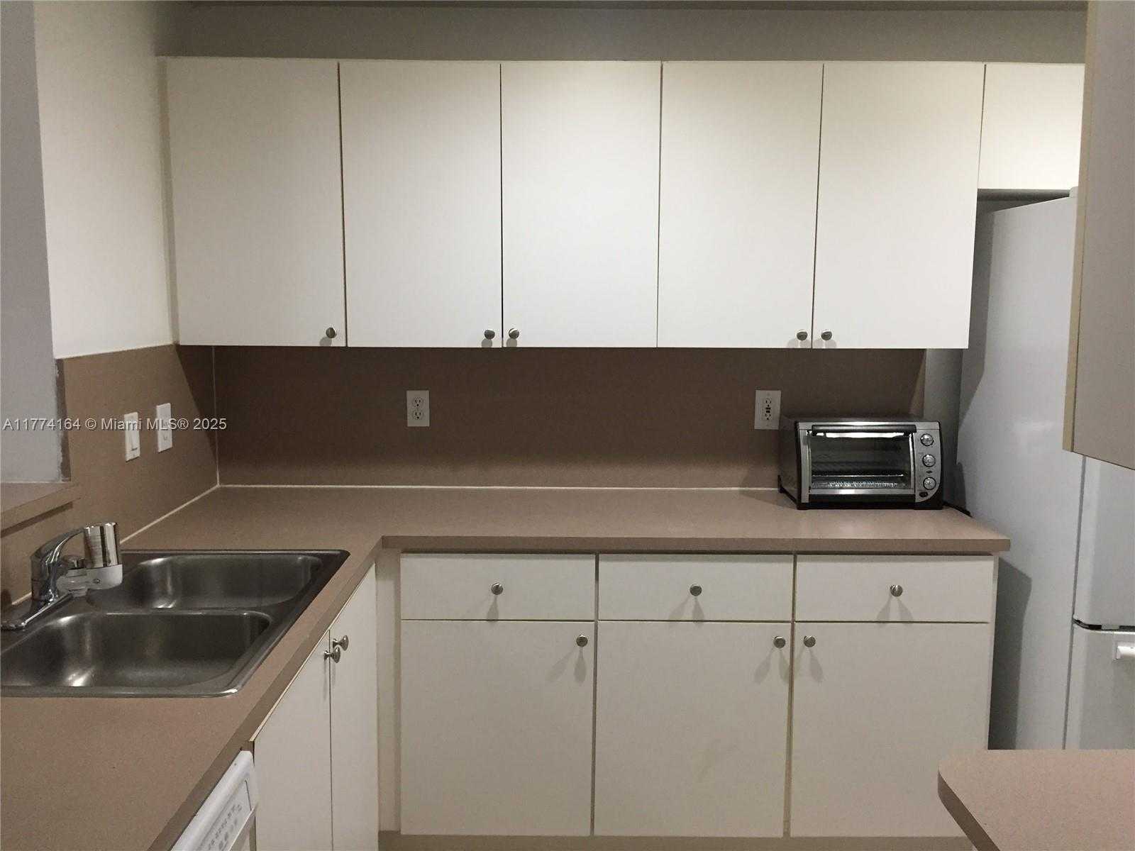 Small Image of 6740 NORTH WEST 114TH AVE #702, Doral Number 4