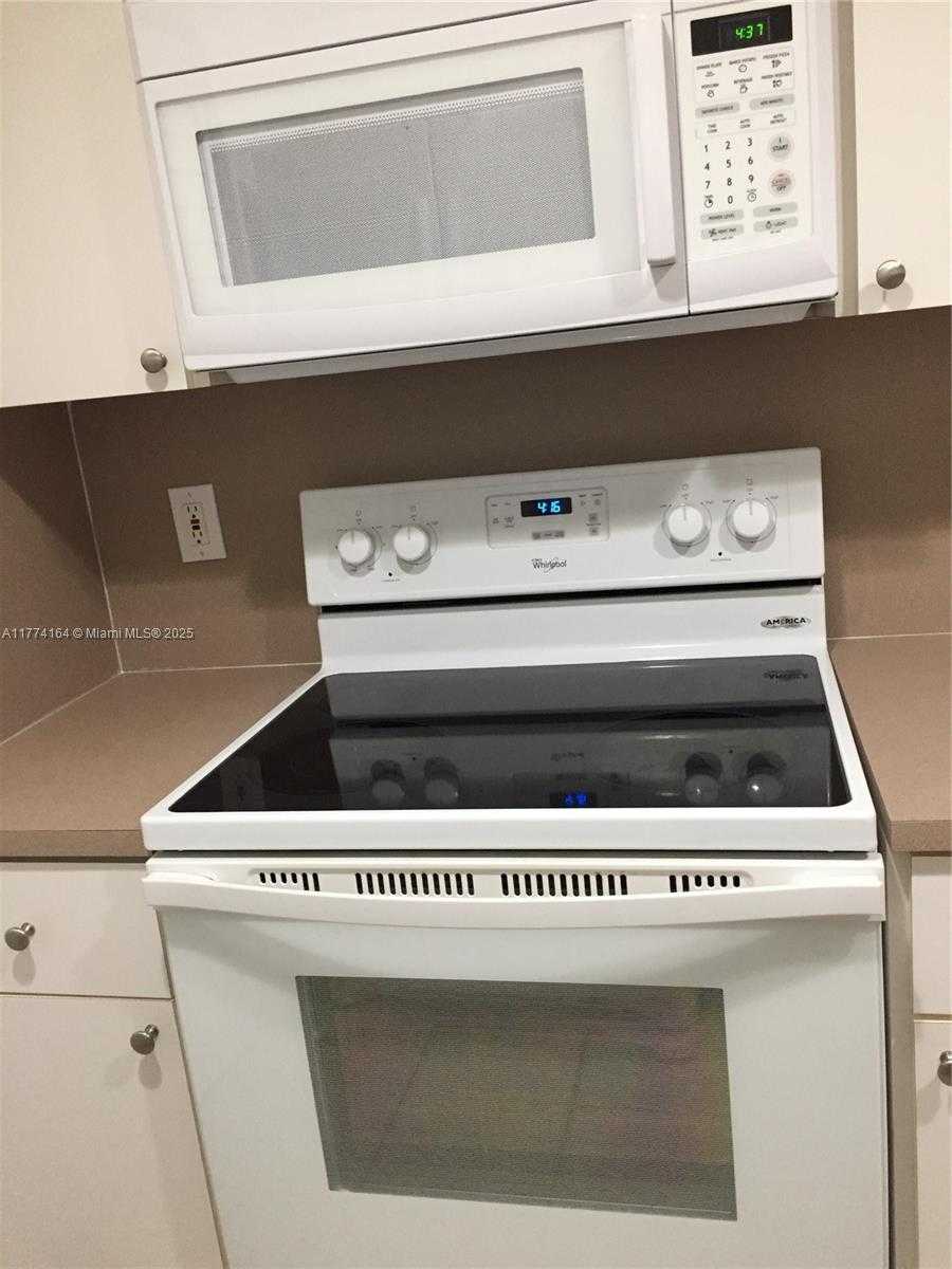 Small Image of 6740 NORTH WEST 114TH AVE #702, Doral Number 5
