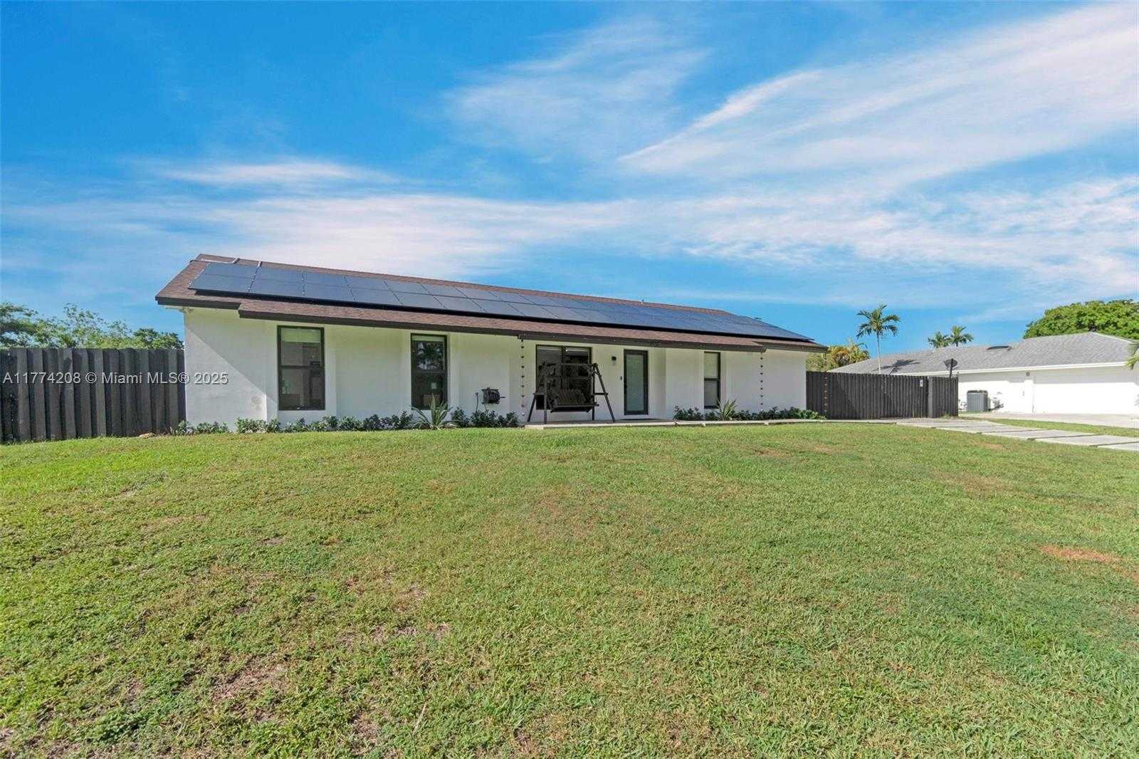 Small Image of 8840 SOUTH WEST 181ST TER, Palmetto Bay Number 28