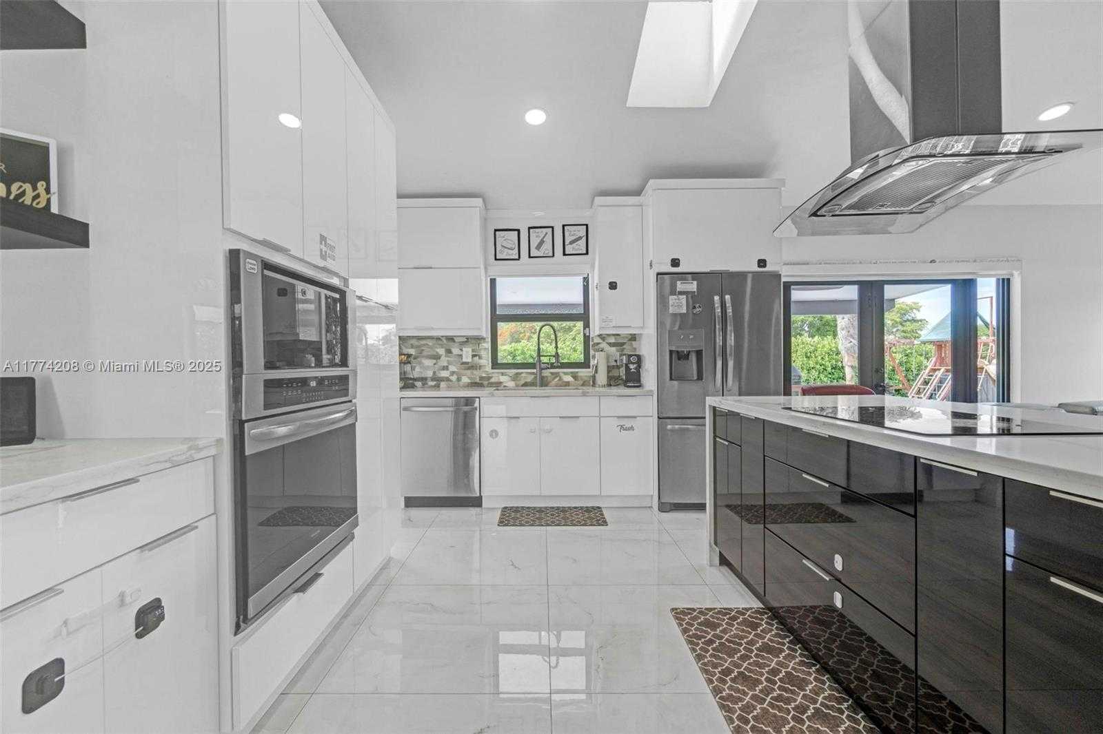 Small Image of 8840 SOUTH WEST 181ST TER, Palmetto Bay Number 30