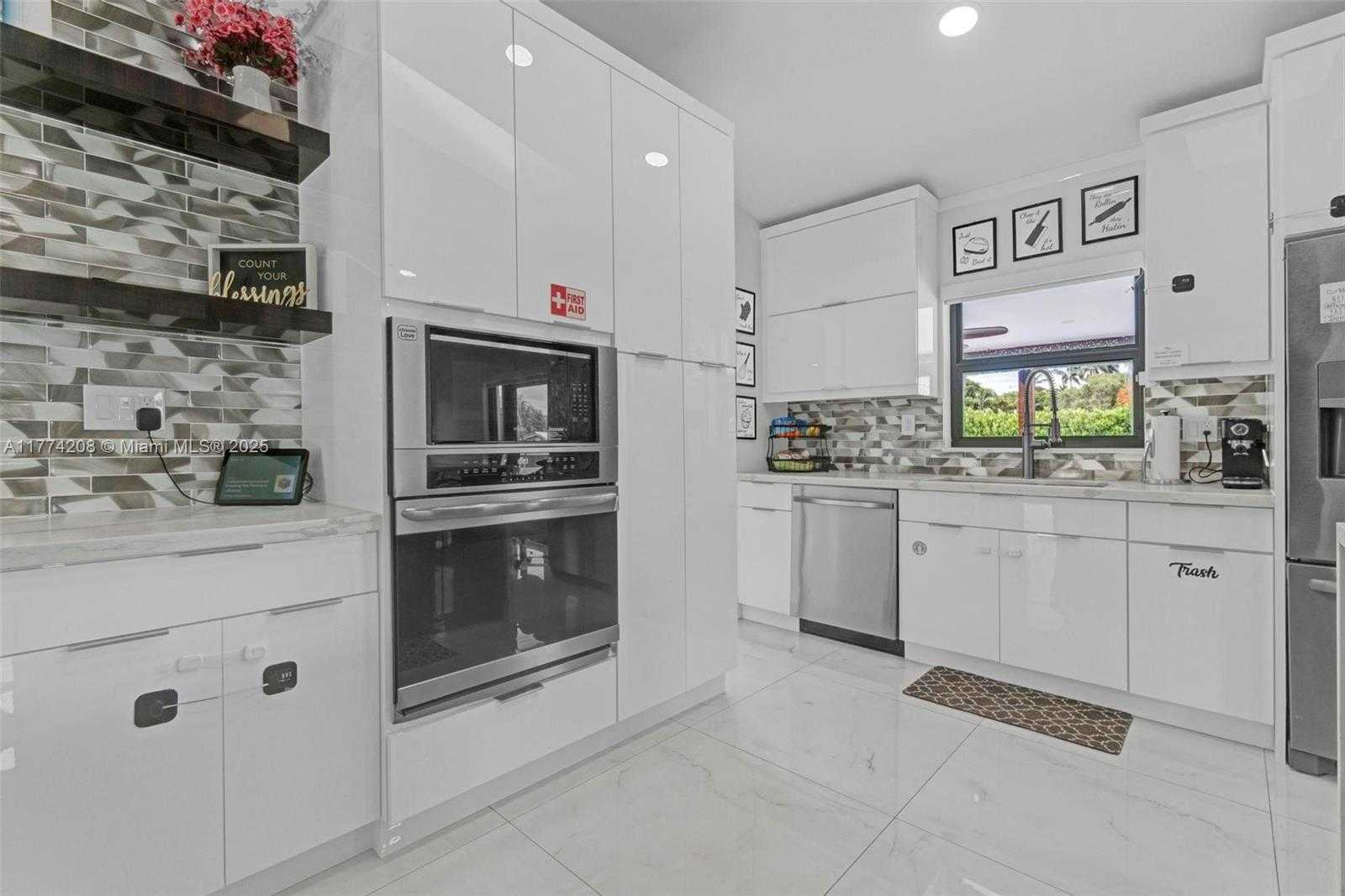 Small Image of 8840 SOUTH WEST 181ST TER, Palmetto Bay Number 31