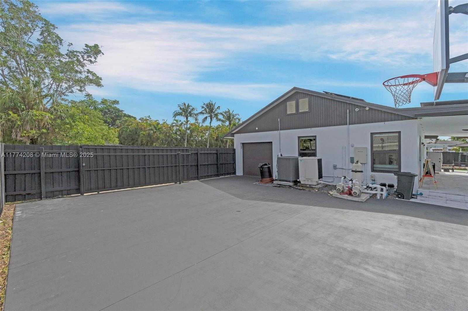 Small Image of 8840 SOUTH WEST 181ST TER, Palmetto Bay Number 57