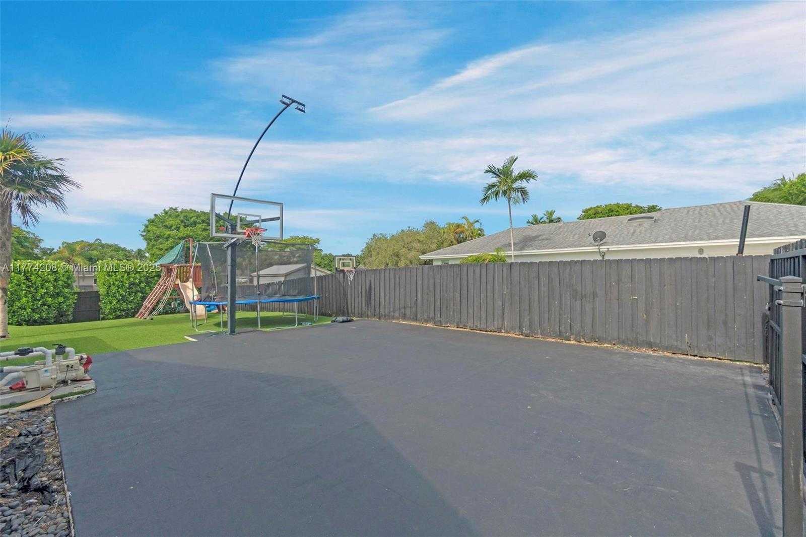 Small Image of 8840 SOUTH WEST 181ST TER, Palmetto Bay Number 58