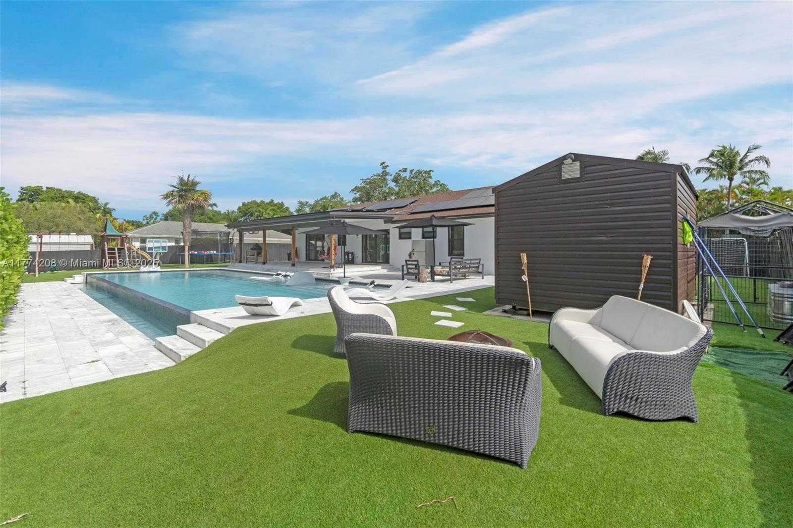 Small Image of 8840 SOUTH WEST 181ST TER, Palmetto Bay Number 59
