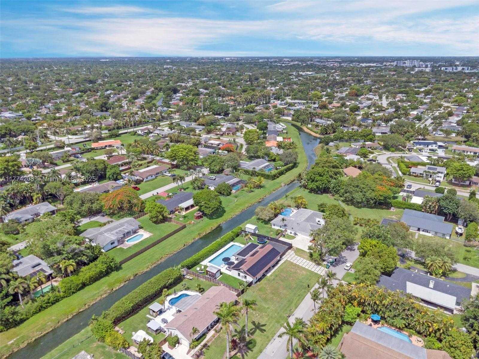 Small Image of 8840 SOUTH WEST 181ST TER, Palmetto Bay Number 68