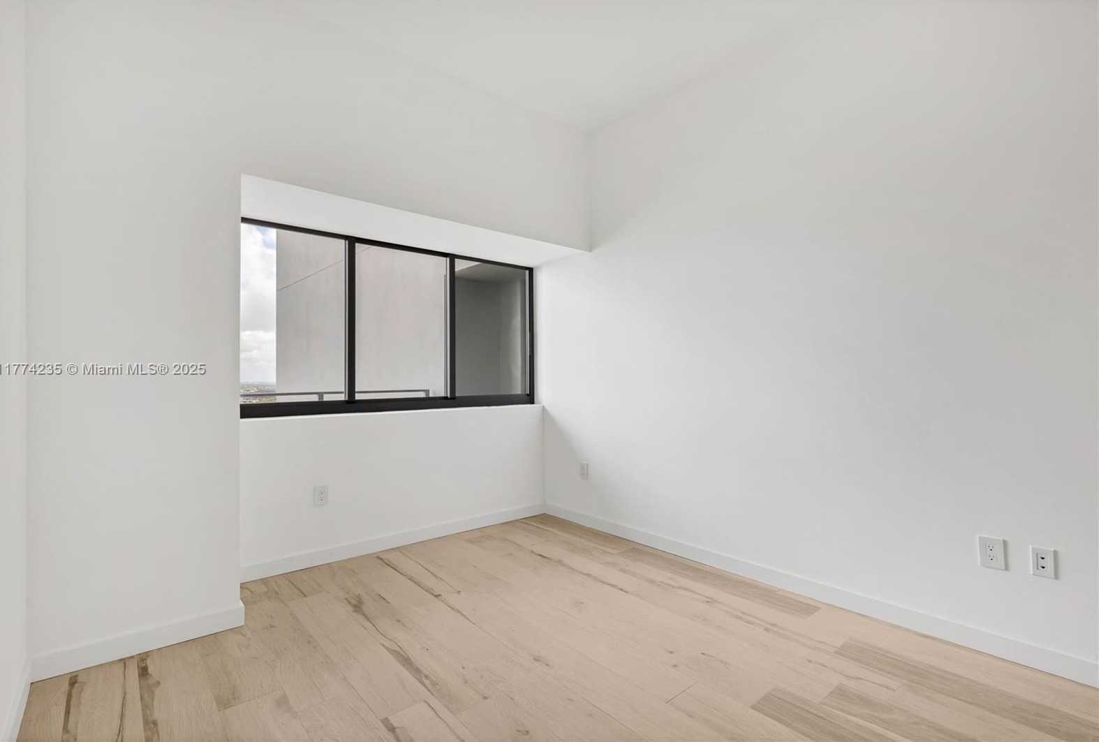 Small Image of 480 NORTH EAST 31ST ST #3505, Miami Number 24