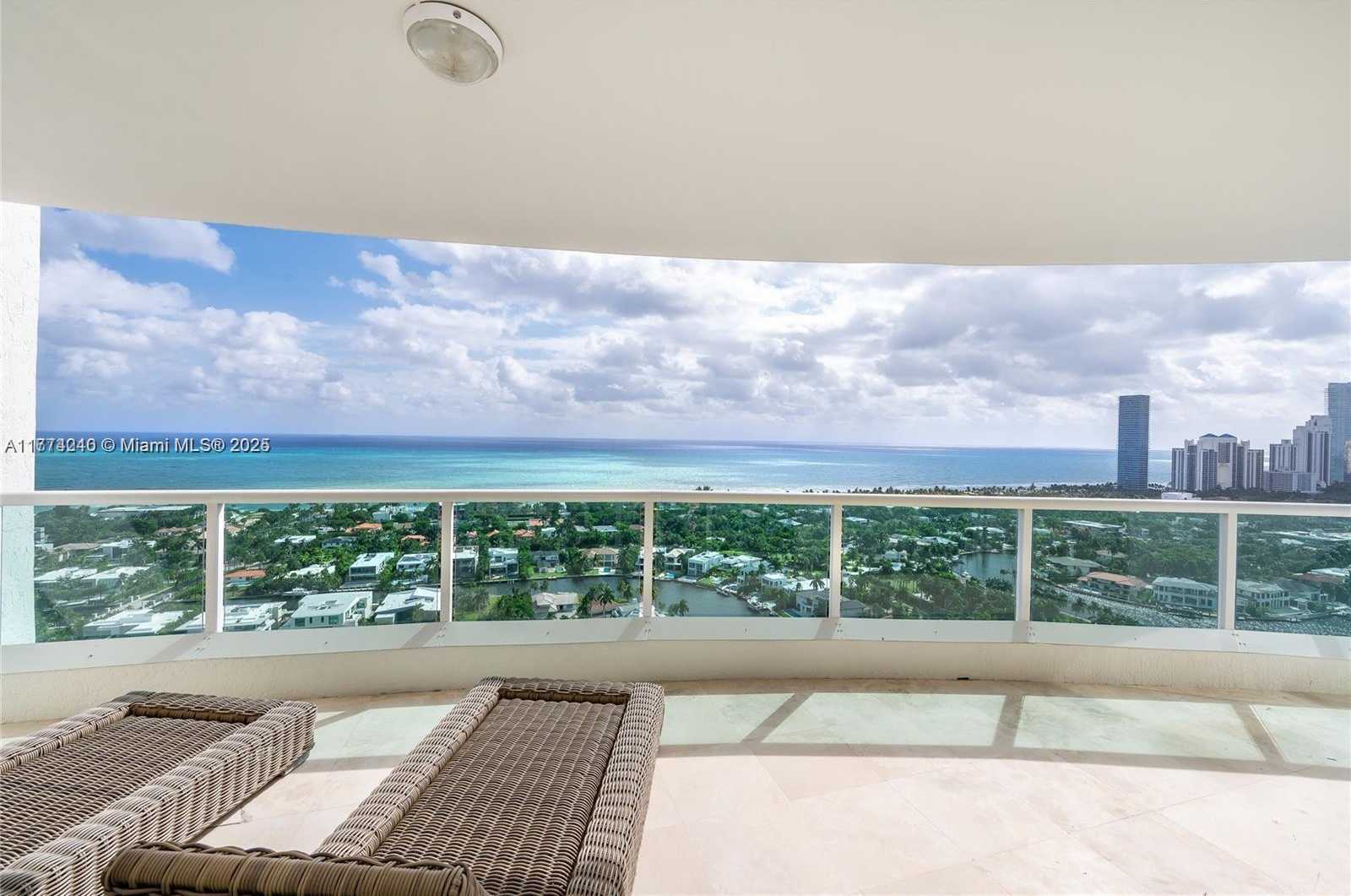 Small Image of 20201 EAST COUNTRY CLUB DR #2806/07, Aventura Number 3