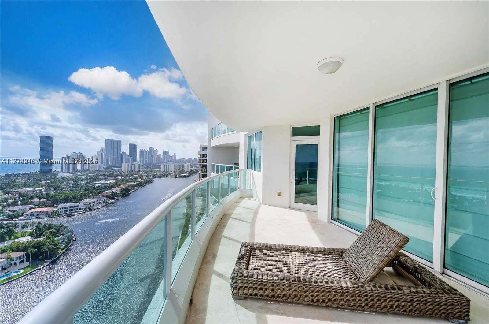 Small Image of 20201 EAST COUNTRY CLUB DR #2806/07, Aventura Number 4