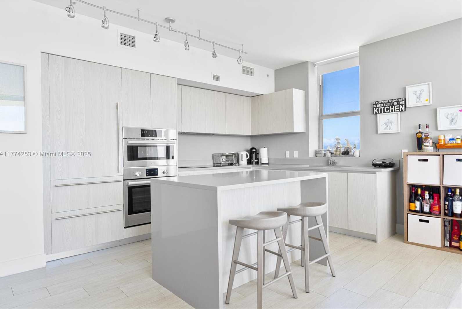 Small Image of 4010 SOUTH OCEAN DR #T3609, Hollywood Number 4