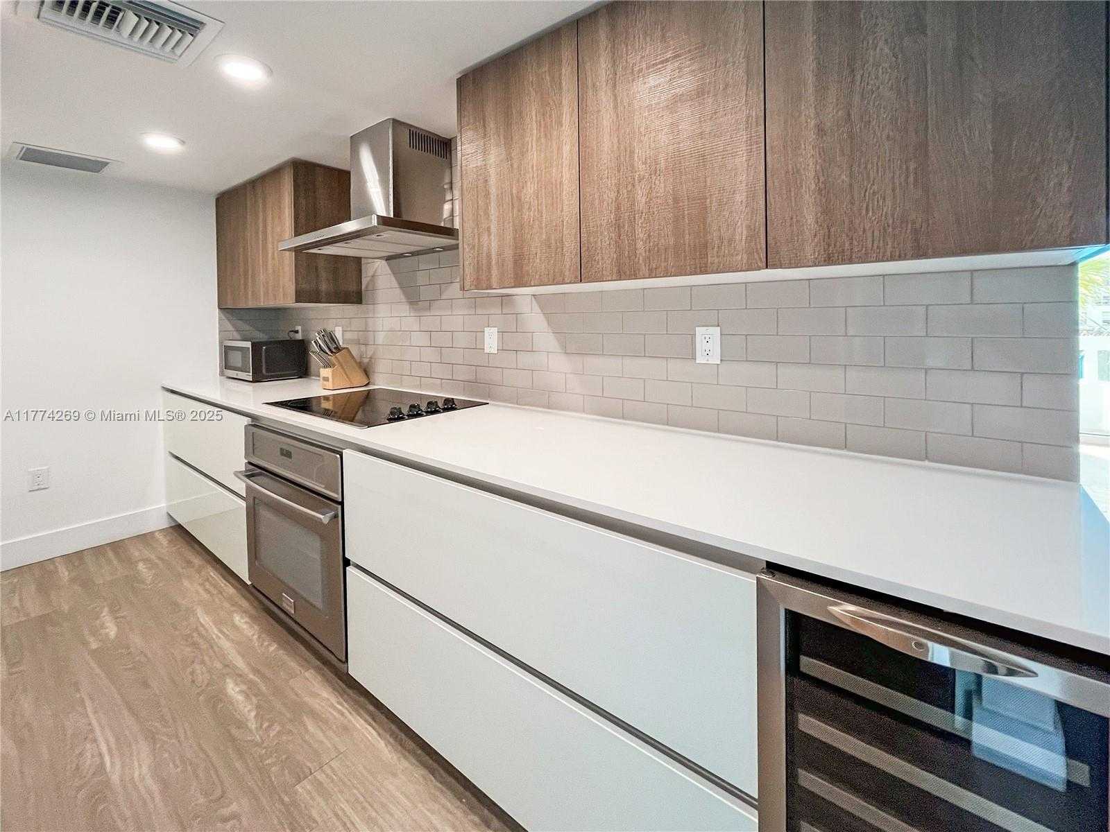 Small Image of 1025 92ND ST #401, Bay Harbor Islands Number 12