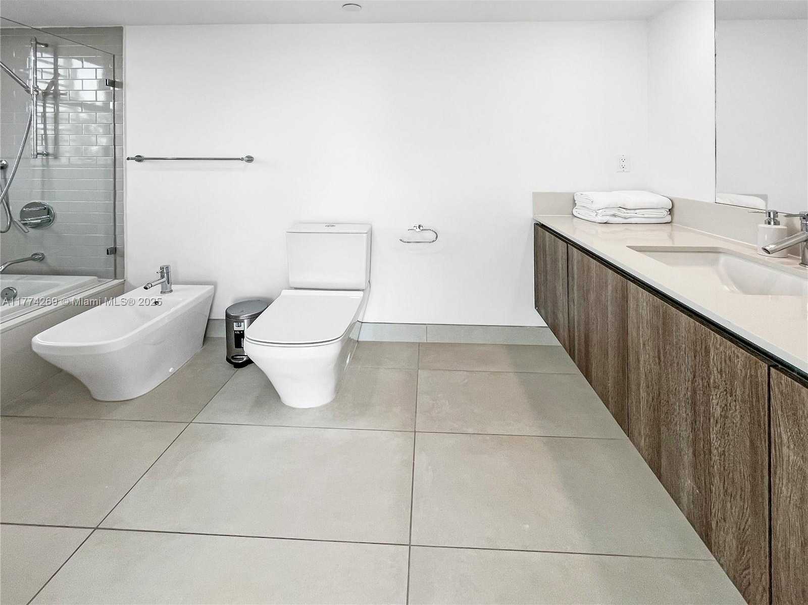 Small Image of 1025 92ND ST #401, Bay Harbor Islands Number 15