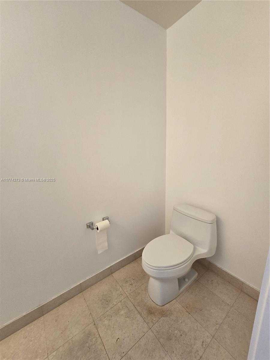 Small Image of 1060 BRICKELL AVE #2305, Miami Number 11