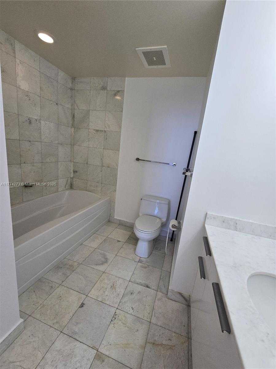 Small Image of 1060 BRICKELL AVE #2305, Miami Number 12