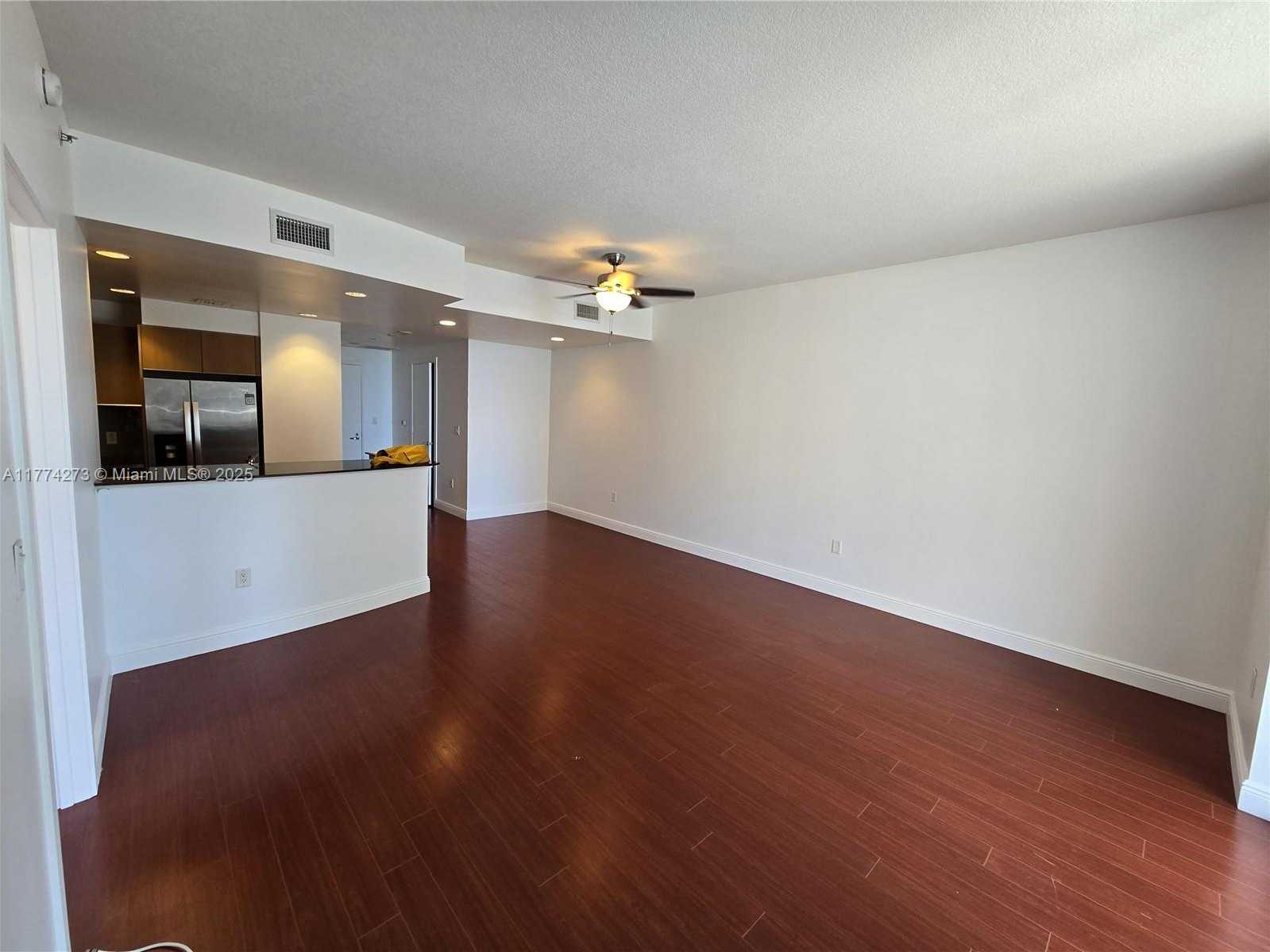 Small Image of 1060 BRICKELL AVE #2305, Miami Number 4
