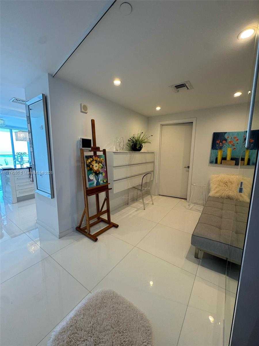 Small Image of 17121 COLLINS AVE #1802, Sunny Isles Beach Number 8