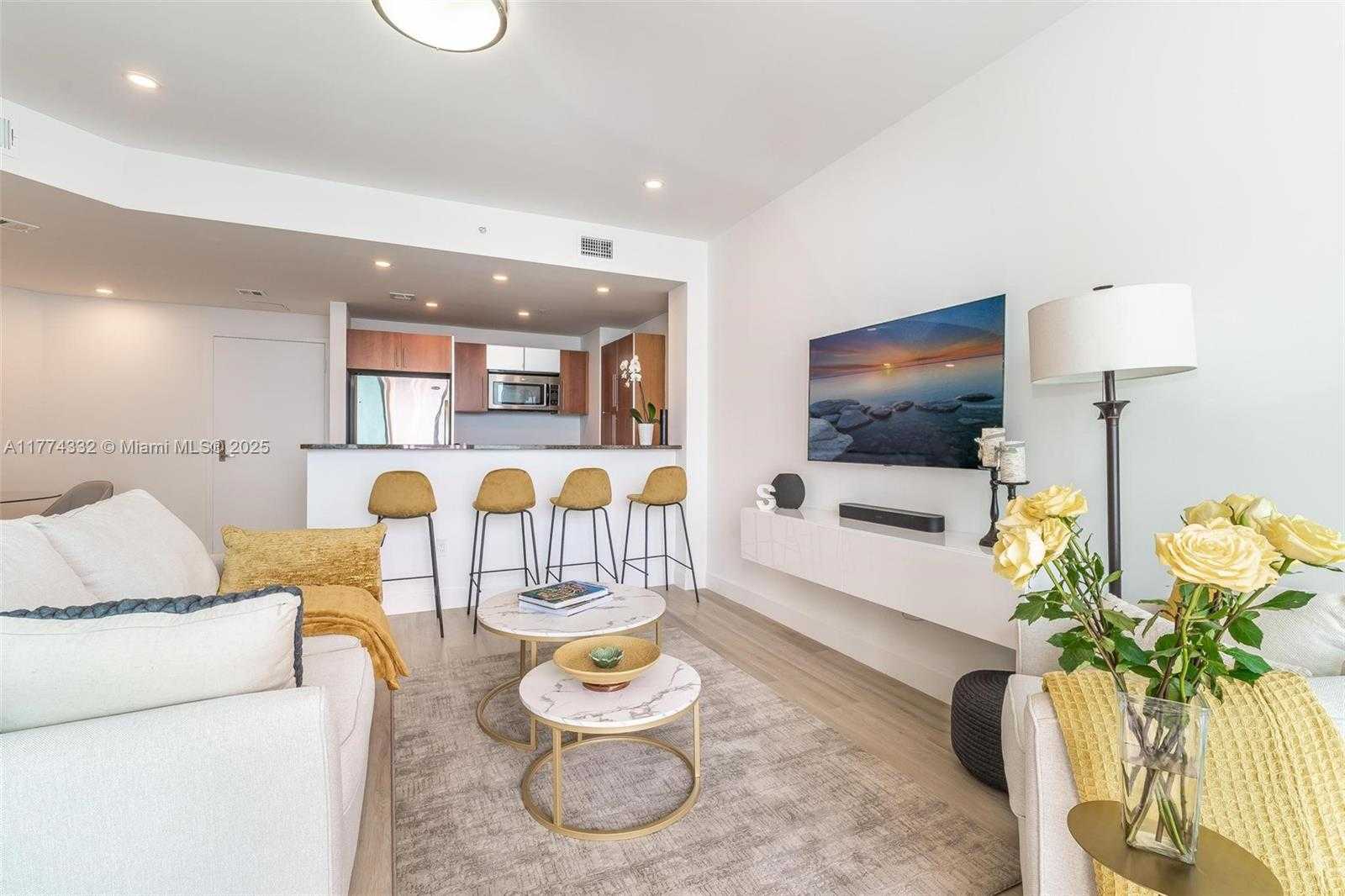 Small Image of 300 SOUTH BISCAYNE BLVD #T-3607, Miami Number 11