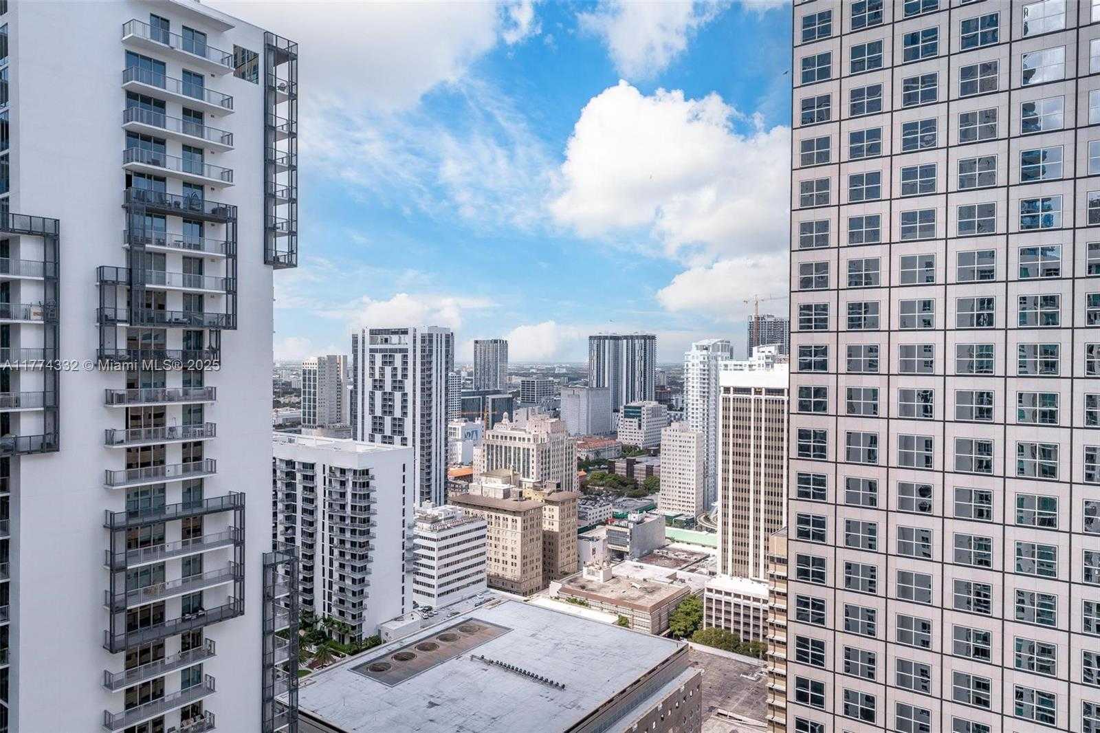 Small Image of 300 SOUTH BISCAYNE BLVD #T-3607, Miami Number 17
