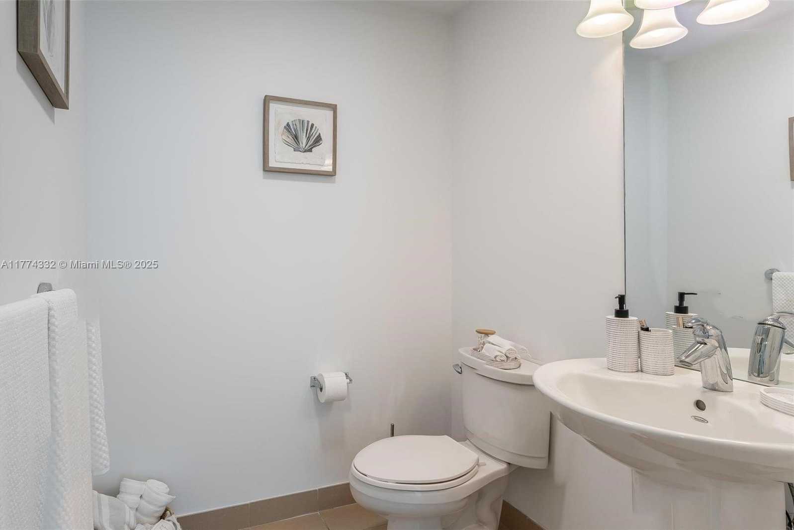 Small Image of 300 SOUTH BISCAYNE BLVD #T-3607, Miami Number 19
