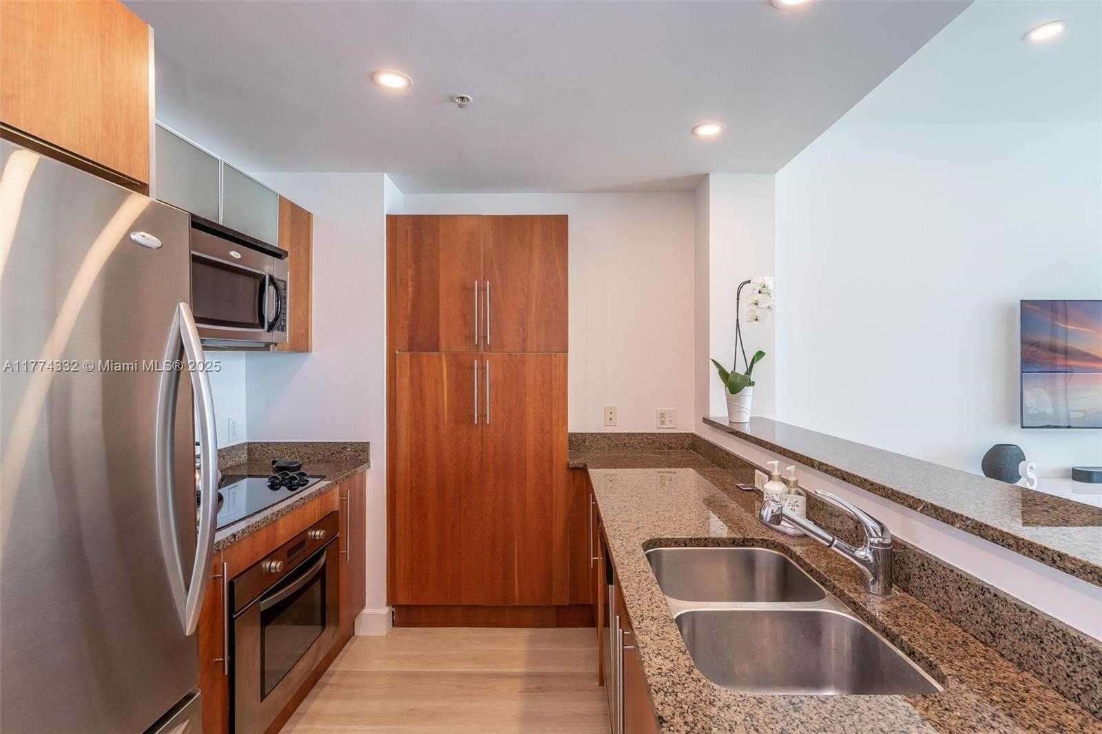 Small Image of 300 SOUTH BISCAYNE BLVD #T-3607, Miami Number 23