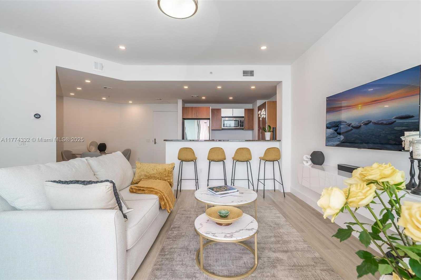 Small Image of 300 SOUTH BISCAYNE BLVD #T-3607, Miami Number 26
