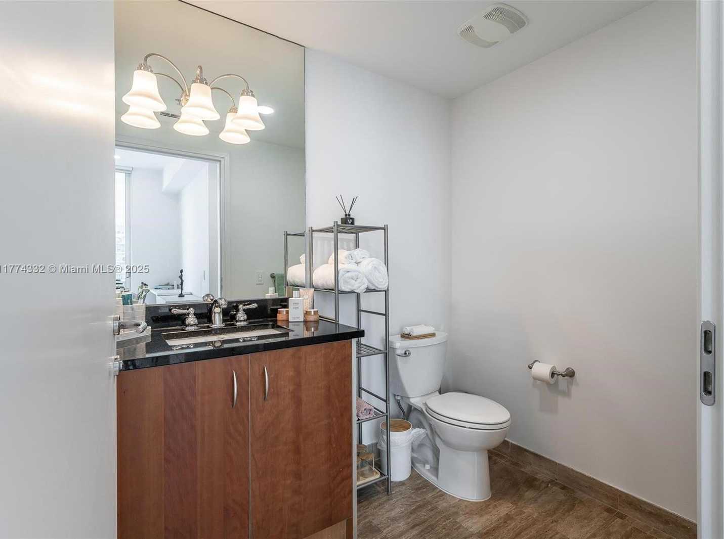 Small Image of 300 SOUTH BISCAYNE BLVD #T-3607, Miami Number 29