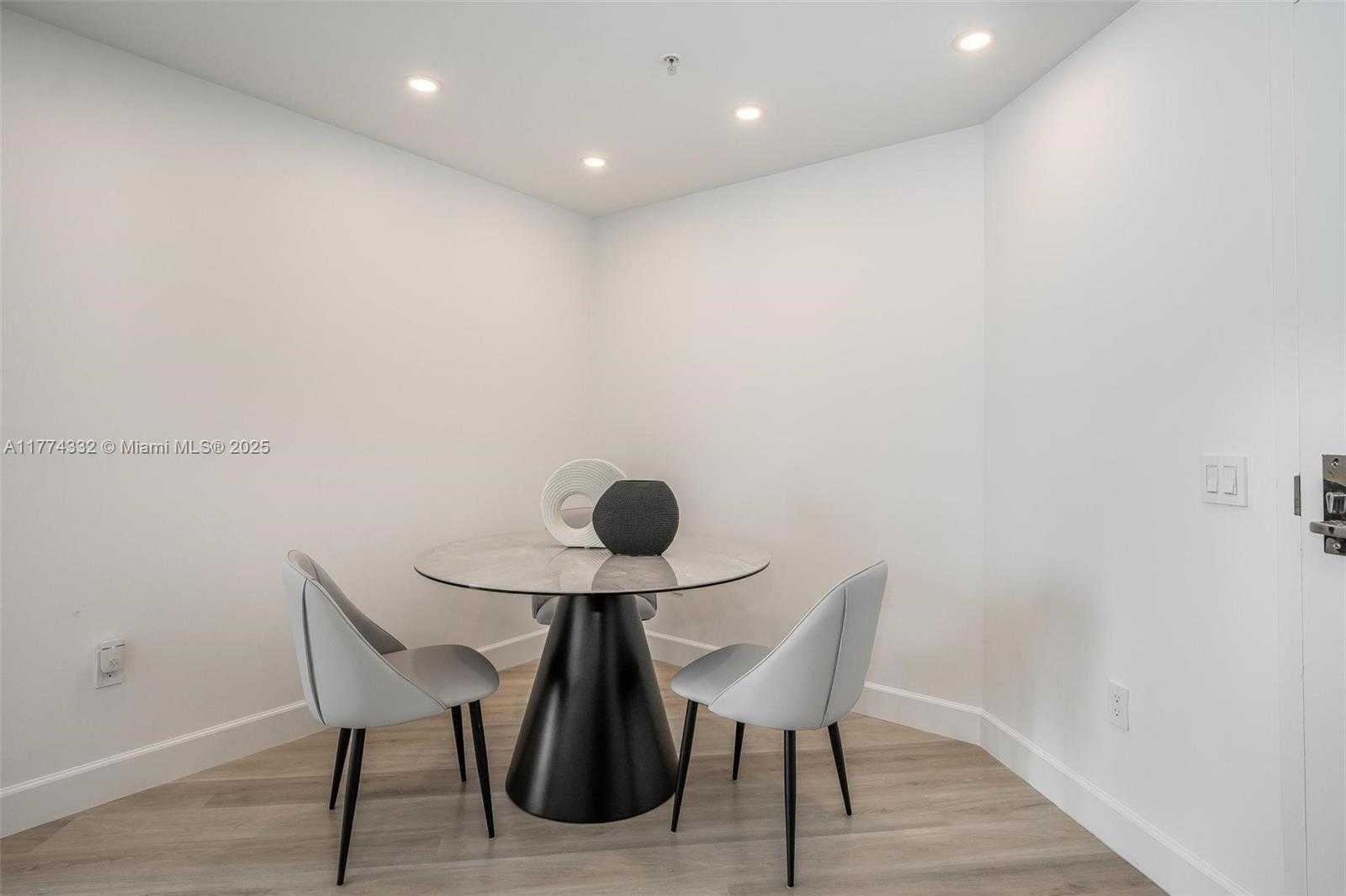 Small Image of 300 SOUTH BISCAYNE BLVD #T-3607, Miami Number 30