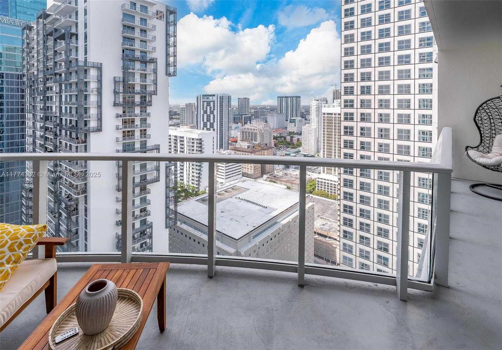 Small Image of 300 SOUTH BISCAYNE BLVD #T-3607, Miami Number 4