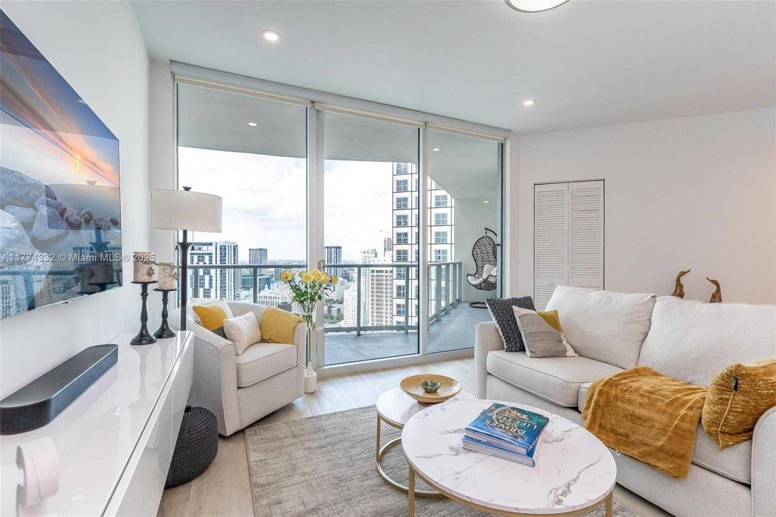 Small Image of 300 SOUTH BISCAYNE BLVD #T-3607, Miami Number 8