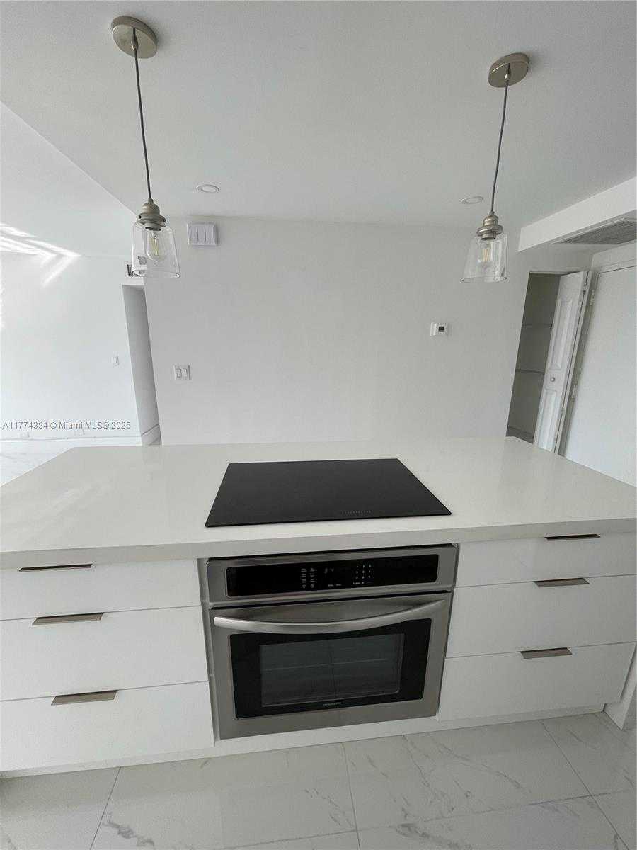 Small Image of 10101 EAST BAY HARBOR DR #201, Bay Harbor Islands Number 10