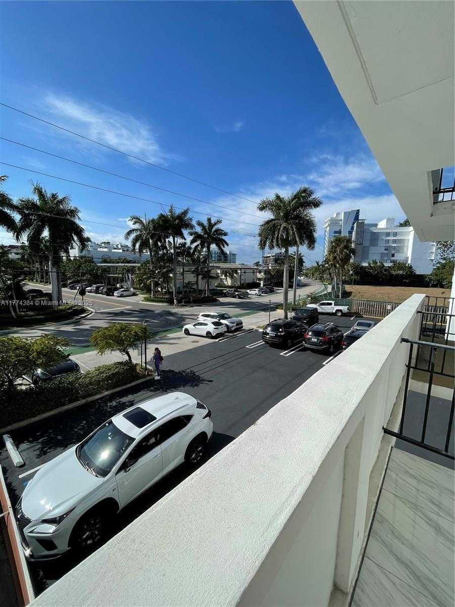 Small Image of 10101 EAST BAY HARBOR DR #201, Bay Harbor Islands Number 20