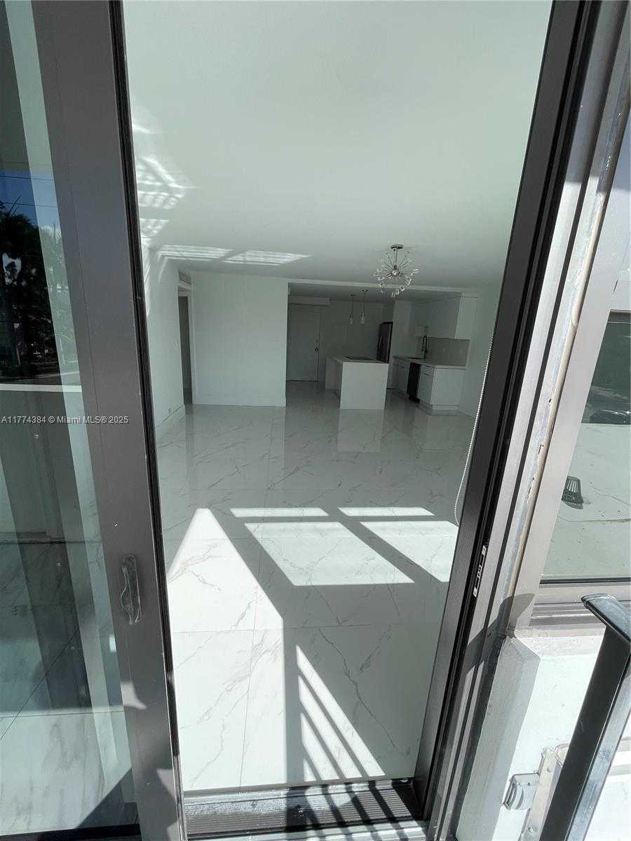 Small Image of 10101 EAST BAY HARBOR DR #201, Bay Harbor Islands Number 22