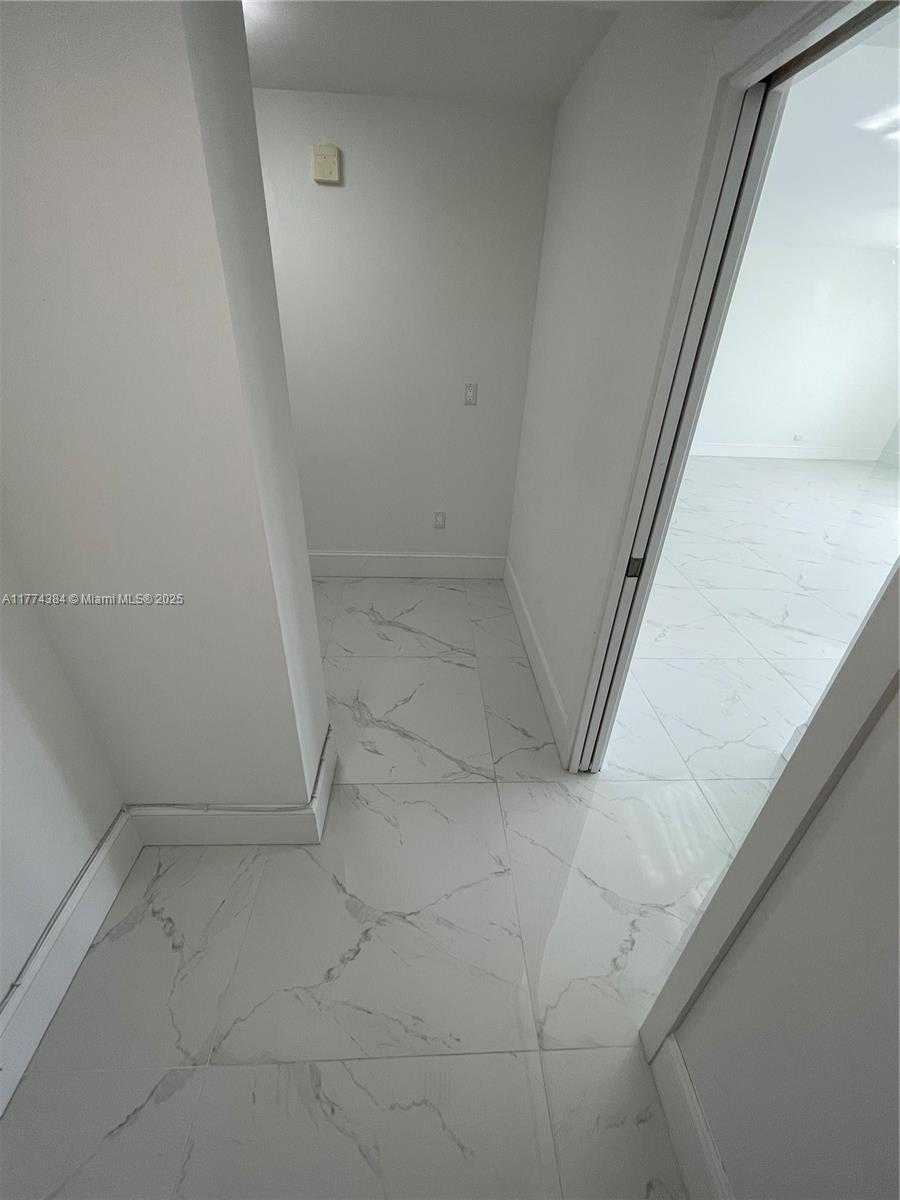 Small Image of 10101 EAST BAY HARBOR DR #201, Bay Harbor Islands Number 25