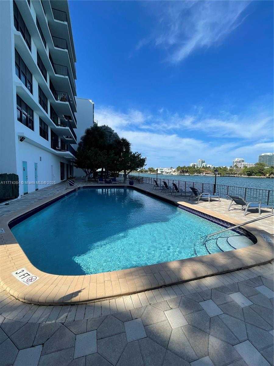 Small Image of 10101 EAST BAY HARBOR DR #201, Bay Harbor Islands Number 37