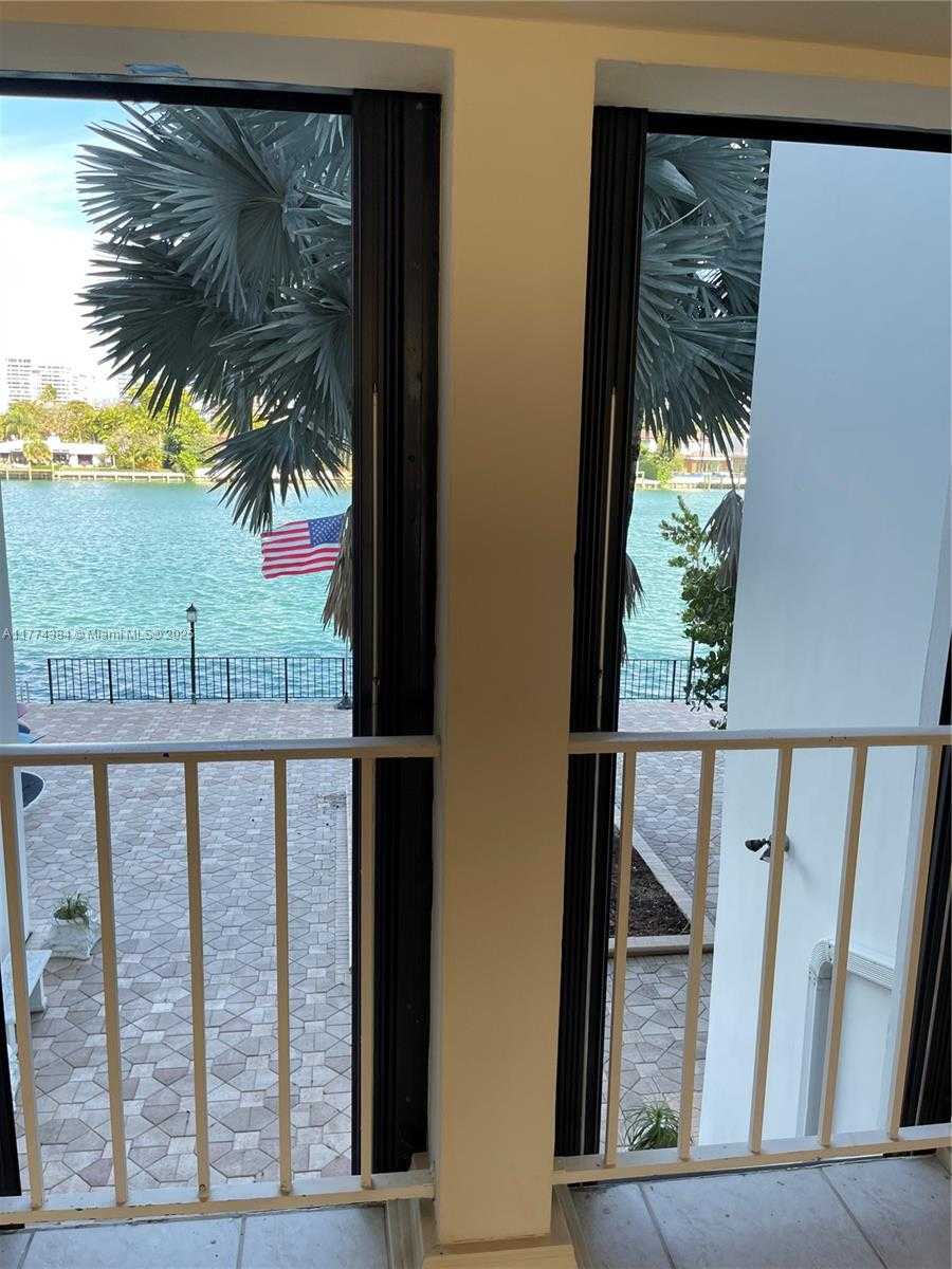 Small Image of 10101 EAST BAY HARBOR DR #201, Bay Harbor Islands Number 39