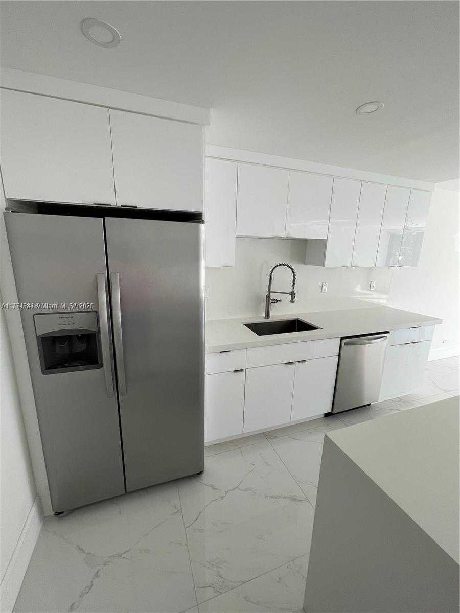 Small Image of 10101 EAST BAY HARBOR DR #201, Bay Harbor Islands Number 4