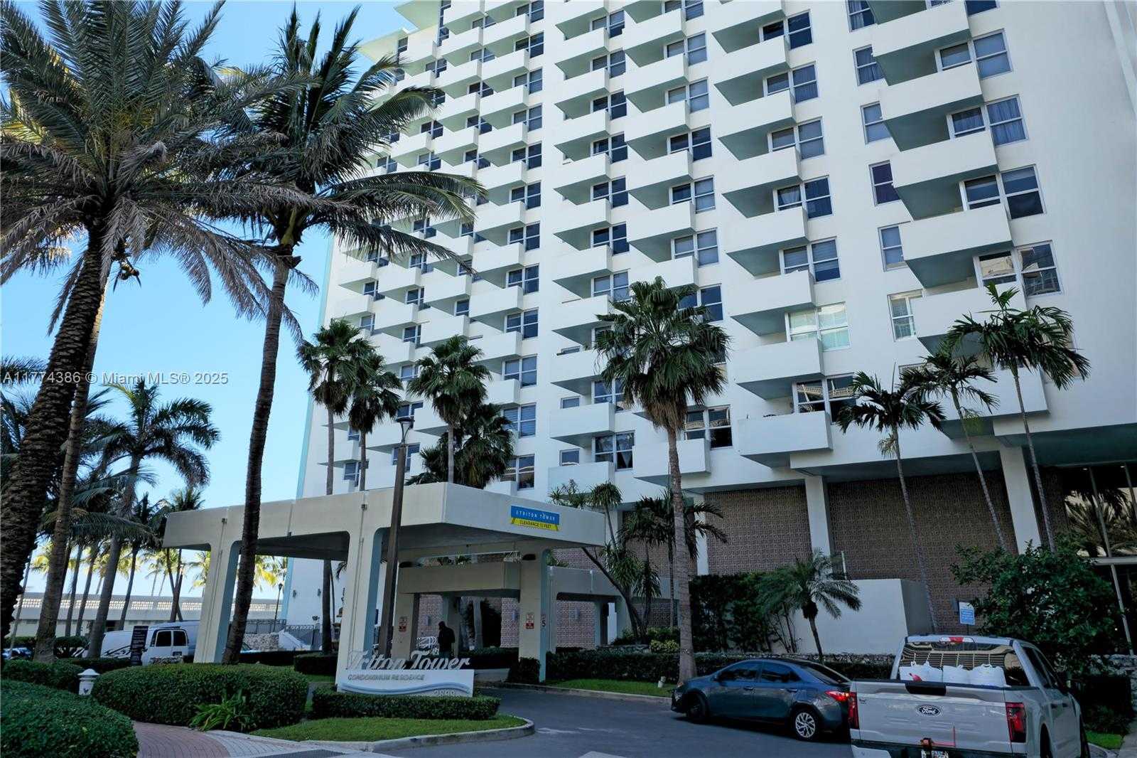 Small Image of 2899 COLLINS AVE #642, Miami Beach Number 4