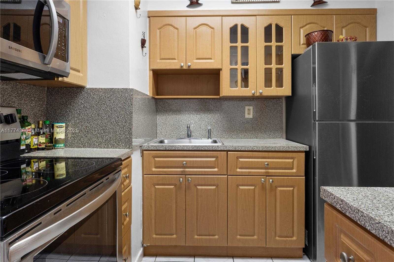 Small Image of 2899 COLLINS AVE #642, Miami Beach Number 9