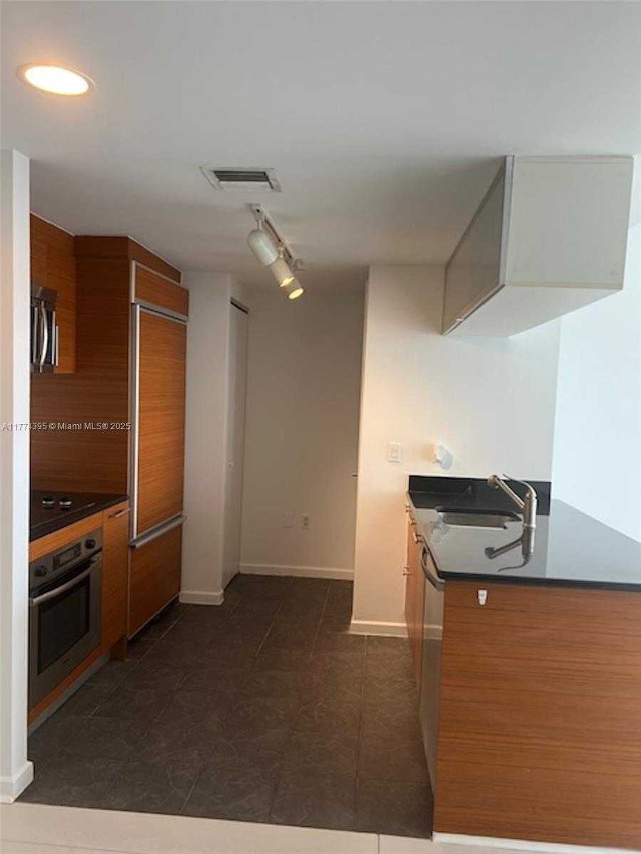 Small Image of 50 BISCAYNE BLVD #3407, Miami Number 5