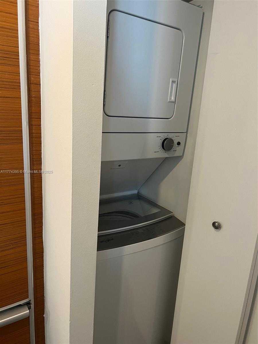 Small Image of 50 BISCAYNE BLVD #3407, Miami Number 6