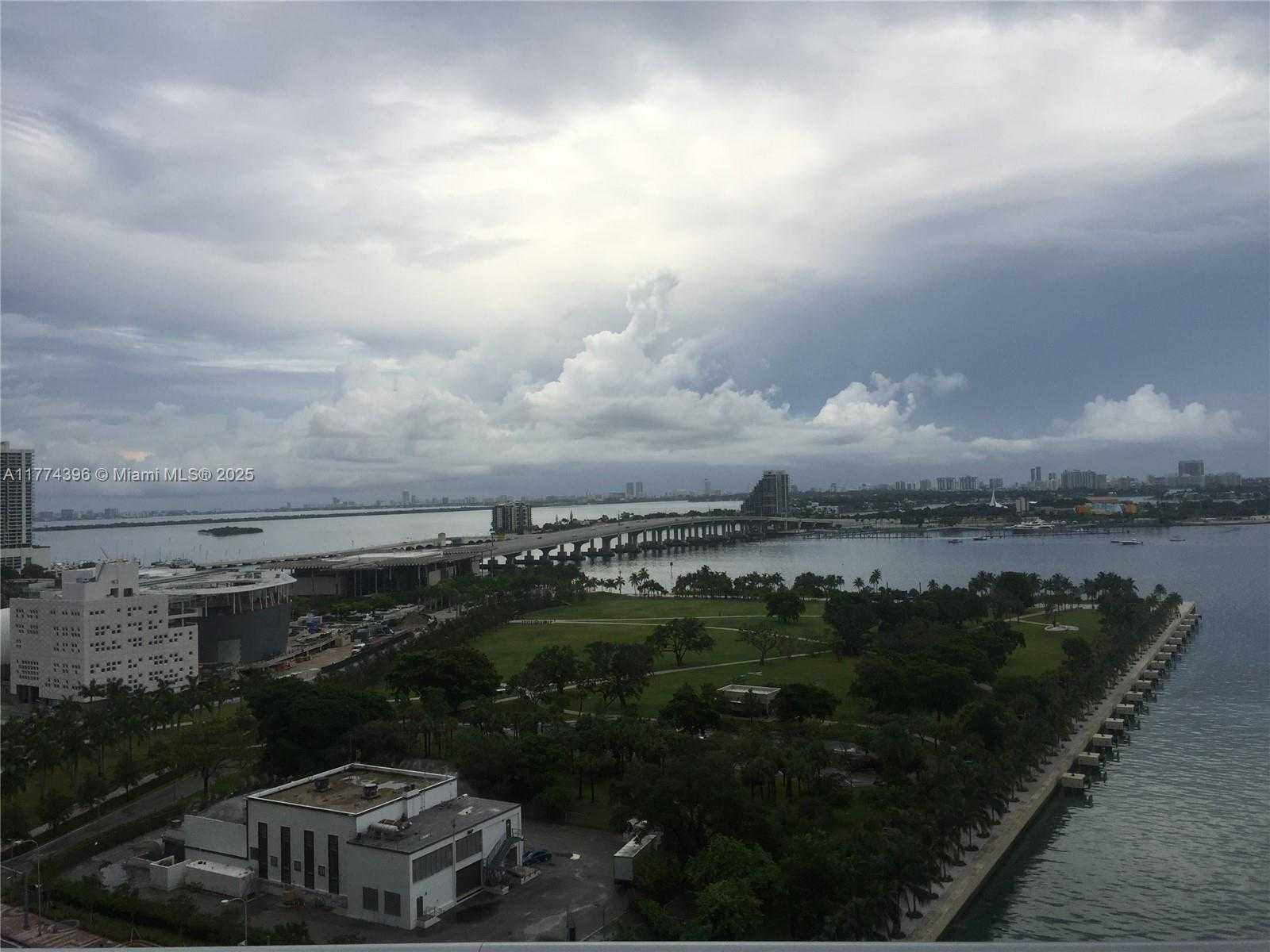 Small Image of 888 BISCAYNE BLVD #1510, Miami Number 10