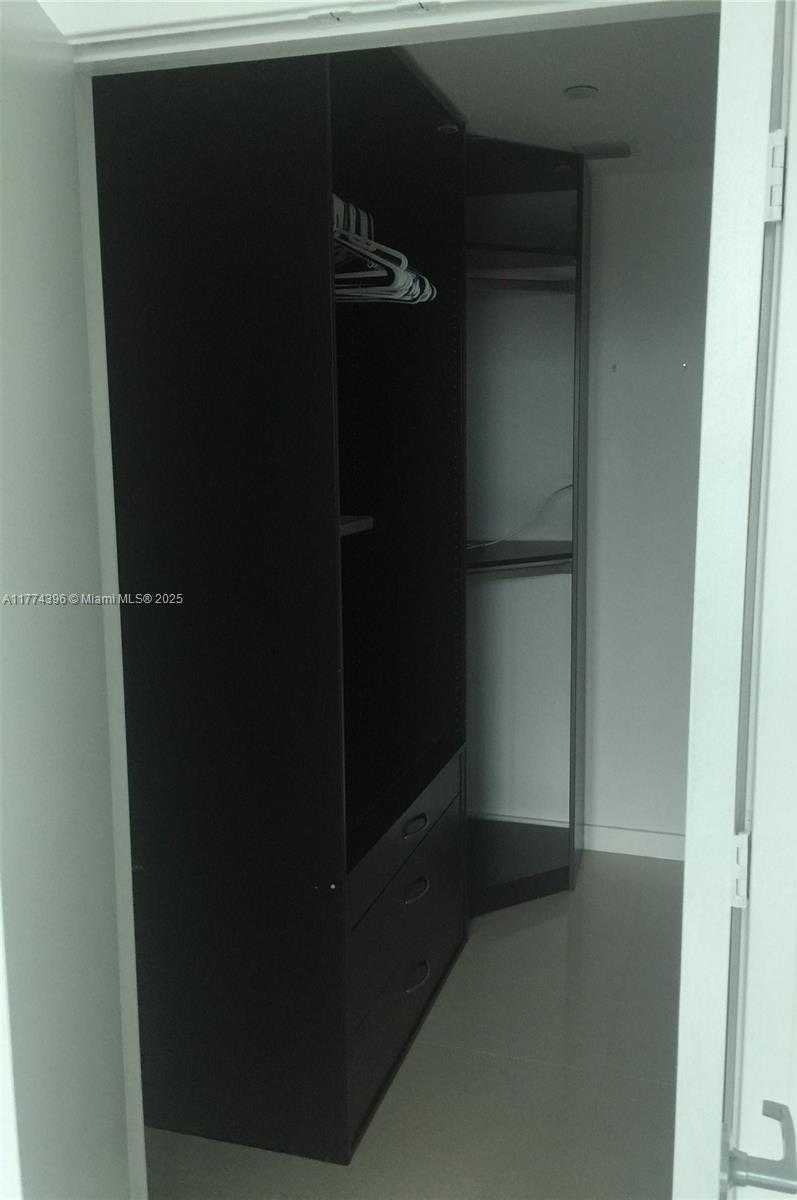 Small Image of 888 BISCAYNE BLVD #1510, Miami Number 18