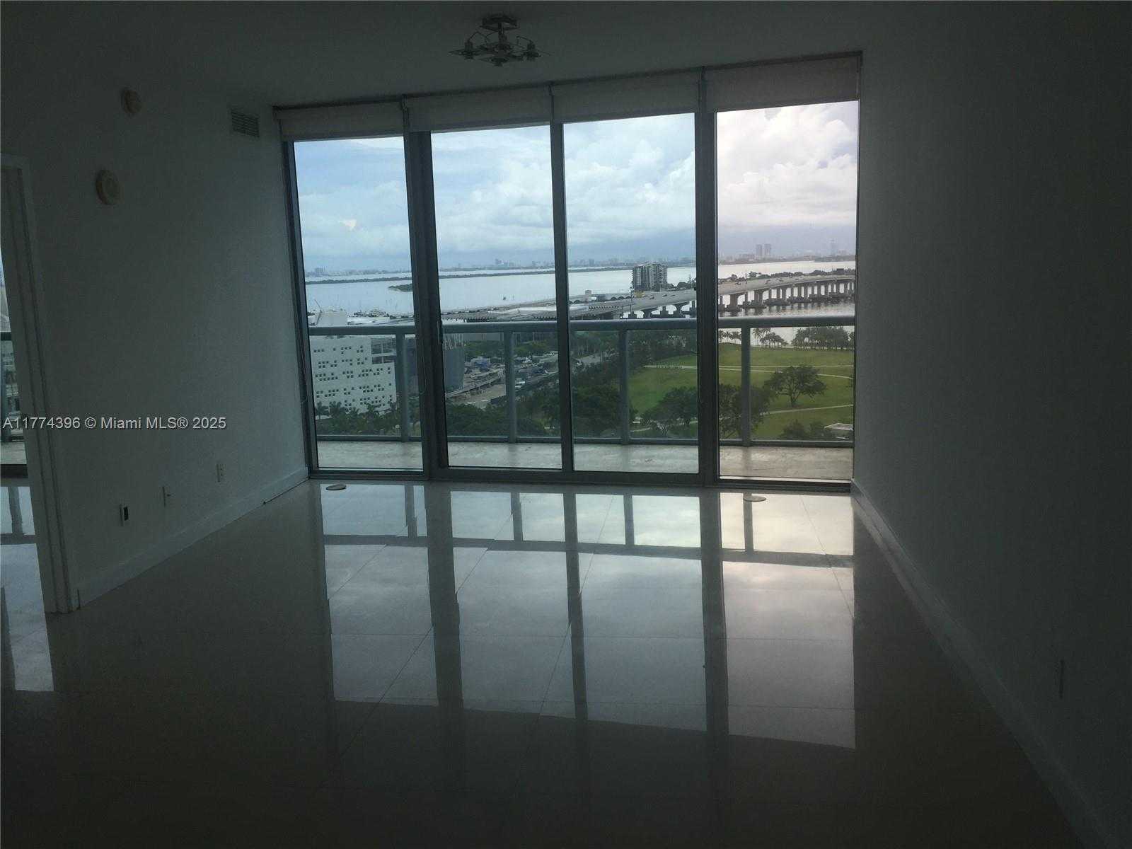 Small Image of 888 BISCAYNE BLVD #1510, Miami Number 4