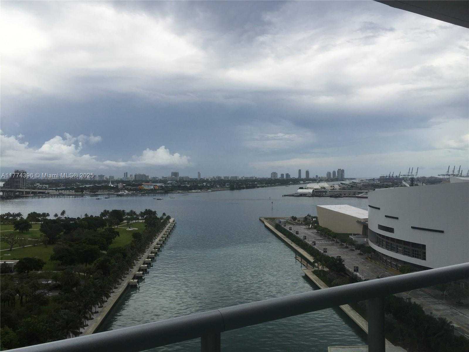 Small Image of 888 BISCAYNE BLVD #1510, Miami Number 8