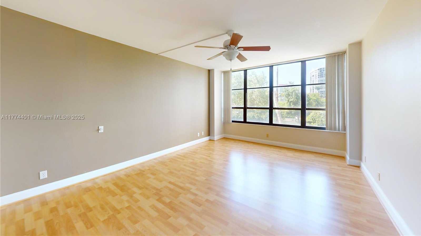 Small Image of 600 THREE ISLANDS BLVD #219, Hallandale Beach Number 17